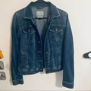 Woman’s Universal Thread Blue Jean Jacket Small